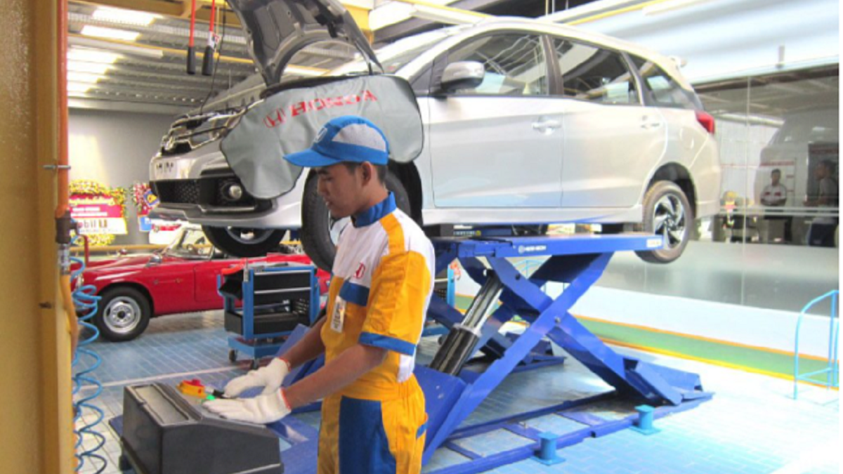 Bengkel Cilacap yang Peduli: Solusi Mobil Anda di Tengah Cuaca Hujan